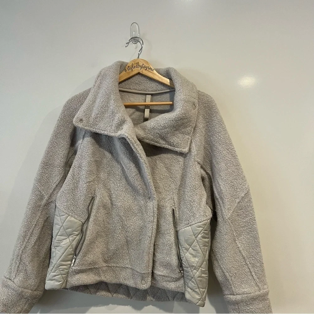 Lululemon Show Me the Sherpa Jacket